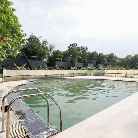Oyo 48991 Serene Cottages And Resorts Deluxe Vadodara Bagian luar foto