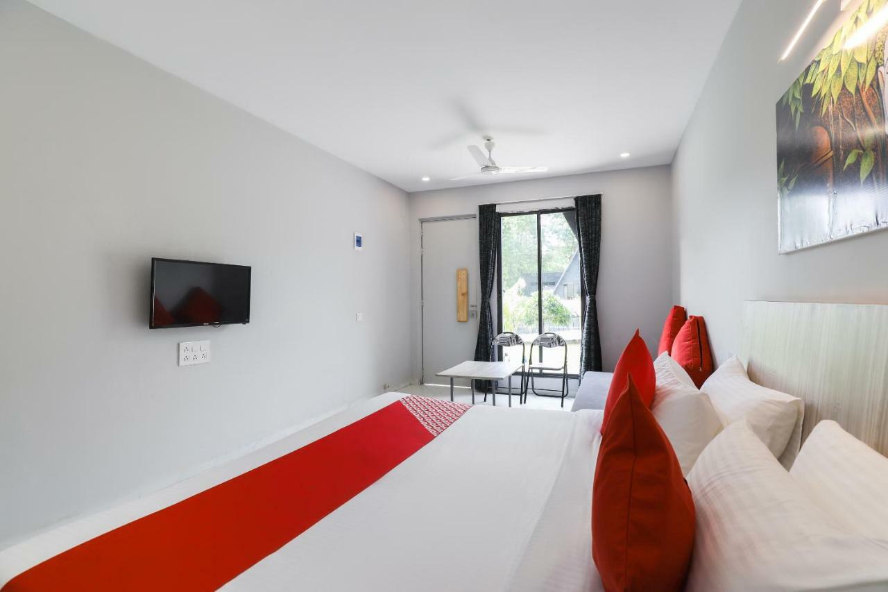 Oyo 48991 Serene Cottages And Resorts Deluxe Vadodara Bagian luar foto